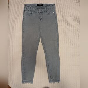 Liverpool Los Angeles Women's Light Blue-Gray denim, The Crop, size 6